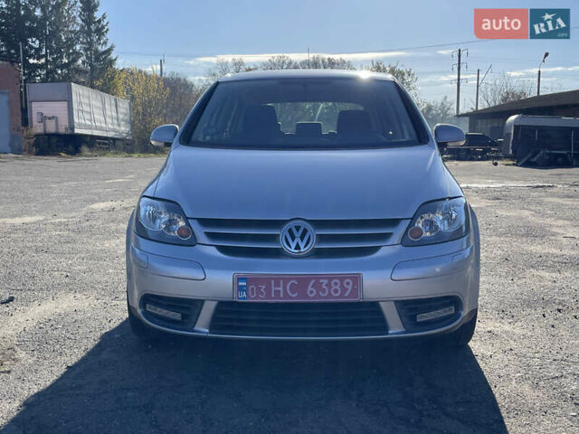 Серый Фольксваген Гольф Плюс, объемом двигателя 1.6 л и пробегом 218 тыс. км за 6300 $, фото 1 на Automoto.ua