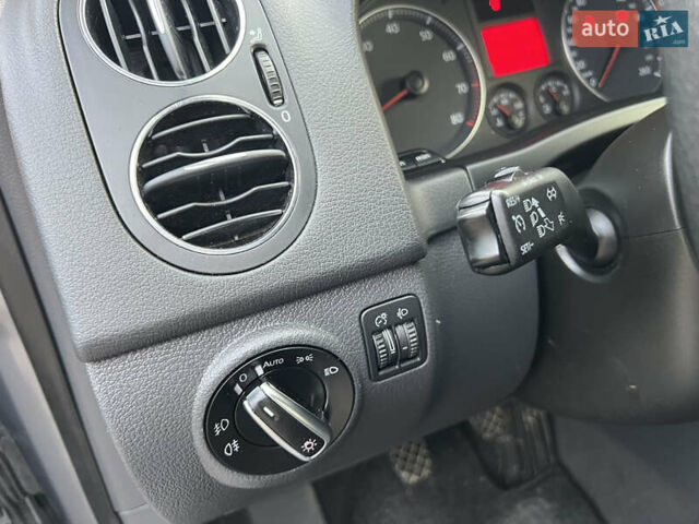 Серый Фольксваген Гольф Плюс, объемом двигателя 1.6 л и пробегом 167 тыс. км за 5600 $, фото 18 на Automoto.ua