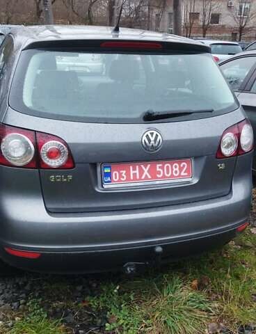 Серый Фольксваген Гольф Плюс, объемом двигателя 1.6 л и пробегом 204 тыс. км за 5800 $, фото 2 на Automoto.ua