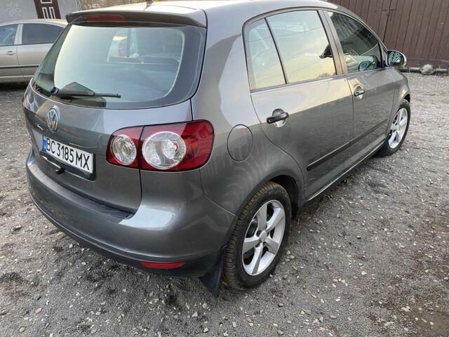 Серый Фольксваген Гольф Плюс, объемом двигателя 1.4 л и пробегом 290 тыс. км за 4500 $, фото 2 на Automoto.ua