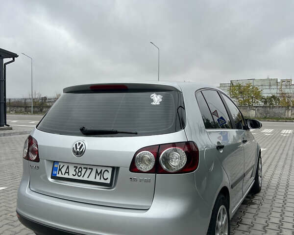 Серый Фольксваген Гольф Плюс, объемом двигателя 1.6 л и пробегом 297 тыс. км за 6000 $, фото 4 на Automoto.ua