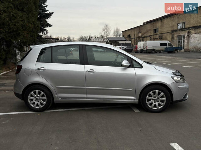 Серый Фольксваген Гольф Плюс, объемом двигателя 1.6 л и пробегом 170 тыс. км за 5999 $, фото 5 на Automoto.ua