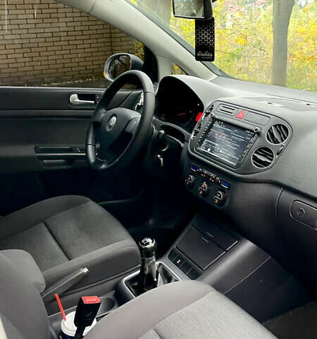 Сірий Фольксваген Golf Plus, об'ємом двигуна 1.6 л та пробігом 211 тис. км за 6500 $, фото 1 на Automoto.ua