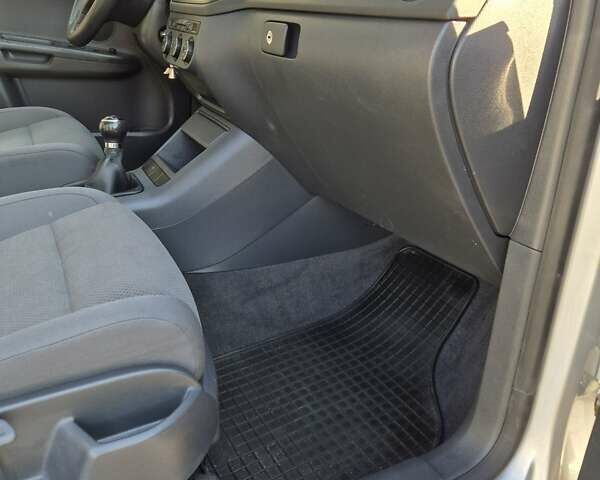 Серый Фольксваген Гольф Плюс, объемом двигателя 1.6 л и пробегом 215 тыс. км за 5500 $, фото 19 на Automoto.ua