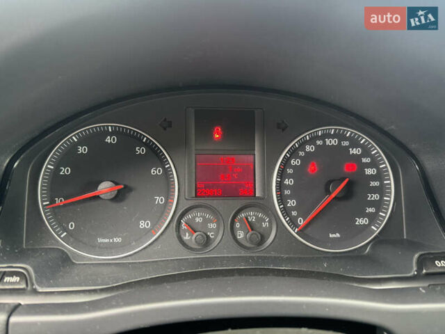 Серый Фольксваген Гольф Плюс, объемом двигателя 1.6 л и пробегом 229 тыс. км за 6300 $, фото 9 на Automoto.ua