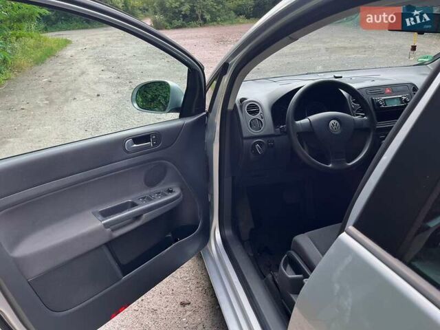 Сірий Фольксваген Golf Plus, об'ємом двигуна 1.6 л та пробігом 199 тис. км за 6500 $, фото 4 на Automoto.ua