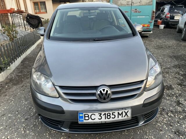 Серый Фольксваген Гольф Плюс, объемом двигателя 1.4 л и пробегом 290 тыс. км за 4500 $, фото 7 на Automoto.ua