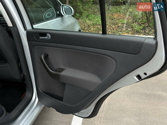 Серый Фольксваген Гольф Плюс, объемом двигателя 1.6 л и пробегом 170 тыс. км за 5999 $, фото 33 на Automoto.ua