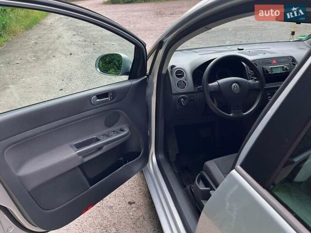 Сірий Фольксваген Golf Plus, об'ємом двигуна 1.6 л та пробігом 199 тис. км за 6500 $, фото 3 на Automoto.ua
