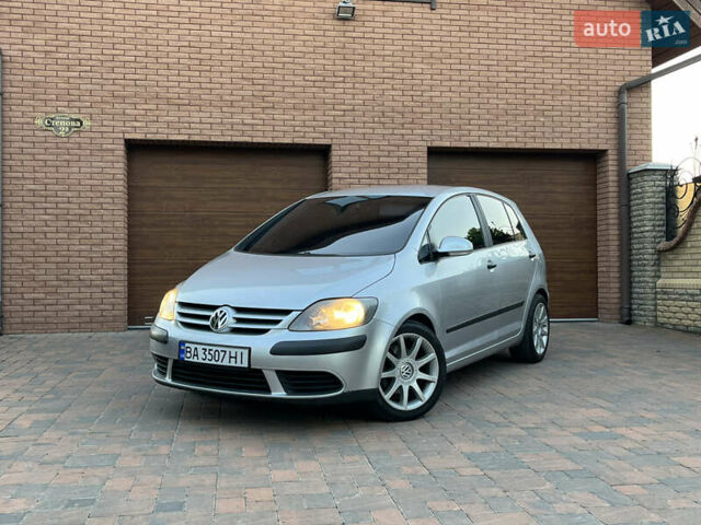 Сірий Фольксваген Golf Plus, об'ємом двигуна 1.6 л та пробігом 243 тис. км за 5200 $, фото 3 на Automoto.ua