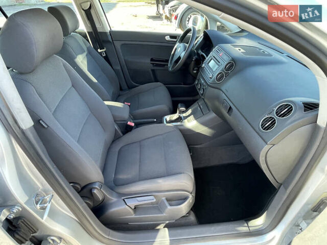 Серый Фольксваген Гольф Плюс, объемом двигателя 1.6 л и пробегом 218 тыс. км за 6300 $, фото 24 на Automoto.ua