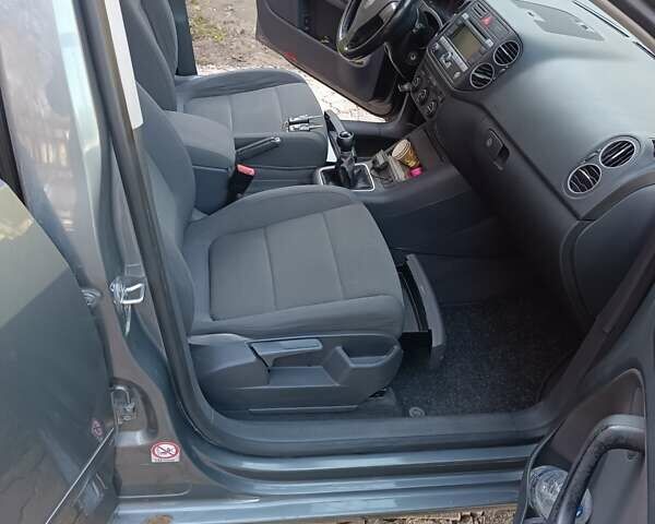 Сірий Фольксваген Golf Plus, об'ємом двигуна 1.97 л та пробігом 299 тис. км за 5233 $, фото 10 на Automoto.ua