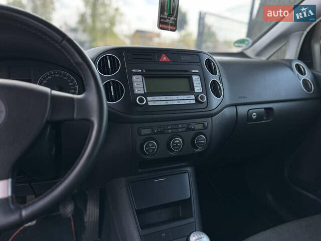 Серый Фольксваген Гольф Плюс, объемом двигателя 1.6 л и пробегом 221 тыс. км за 6400 $, фото 25 на Automoto.ua