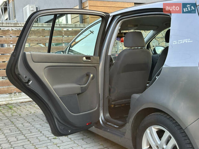 Сірий Фольксваген Golf Plus, об'ємом двигуна 1.6 л та пробігом 260 тис. км за 6799 $, фото 46 на Automoto.ua