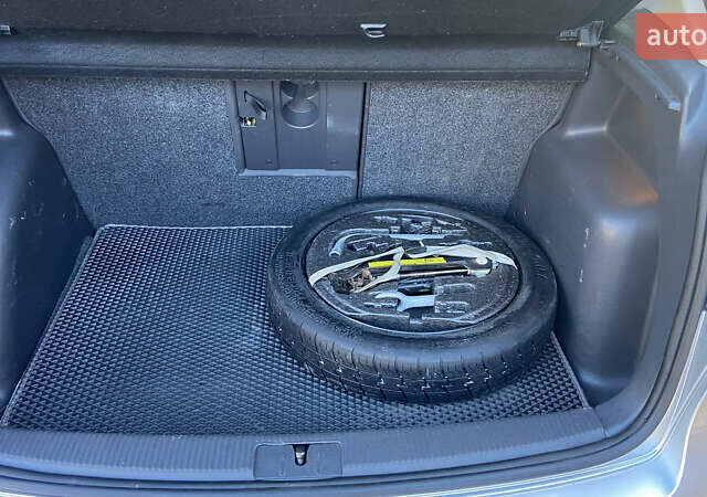 Серый Фольксваген Гольф Плюс, объемом двигателя 1.6 л и пробегом 212 тыс. км за 5399 $, фото 22 на Automoto.ua