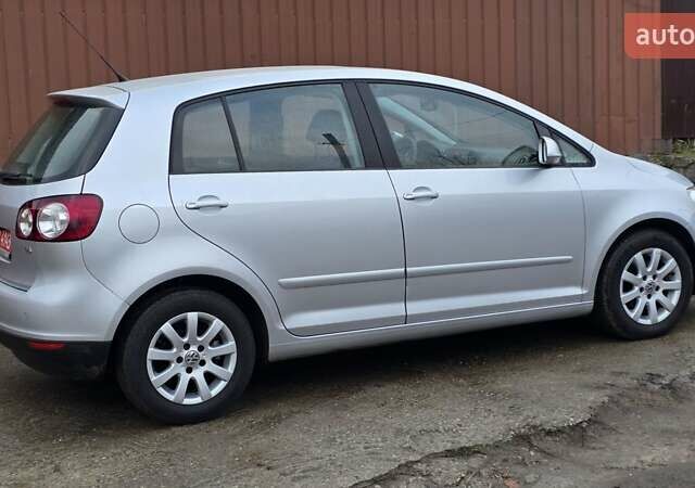 Серый Фольксваген Гольф Плюс, объемом двигателя 1.6 л и пробегом 230 тыс. км за 7999 $, фото 18 на Automoto.ua