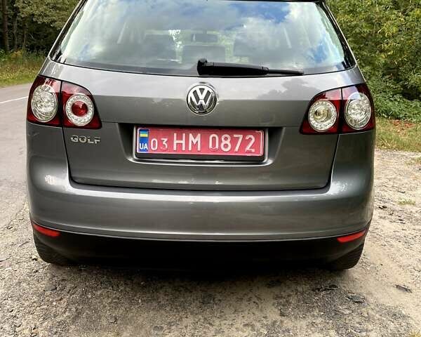 Серый Фольксваген Гольф Плюс, объемом двигателя 1.4 л и пробегом 232 тыс. км за 5750 $, фото 2 на Automoto.ua