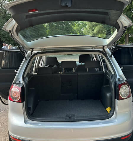 Серый Фольксваген Гольф Плюс, объемом двигателя 1.6 л и пробегом 196 тыс. км за 5299 $, фото 5 на Automoto.ua