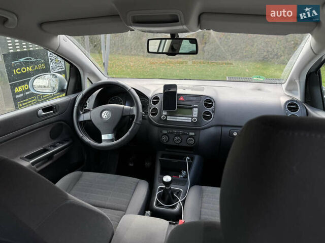 Фольксваген Гольф Плюс 2006 в Ровно на Automoto.ua Серый Фольксваген Гольф Плюс, объемом двигателя 1.6 л и пробегом 213 тыс. км за 5500 $, фото 4 на Automoto.ua