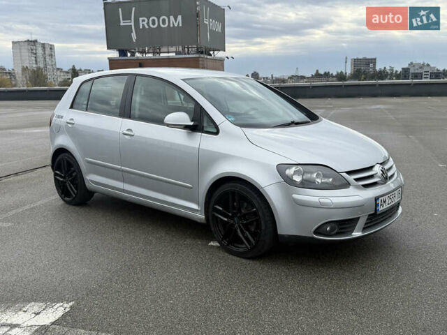 Серый Фольксваген Гольф Плюс, объемом двигателя 1.9 л и пробегом 169 тыс. км за 8300 $, фото 2 на Automoto.ua