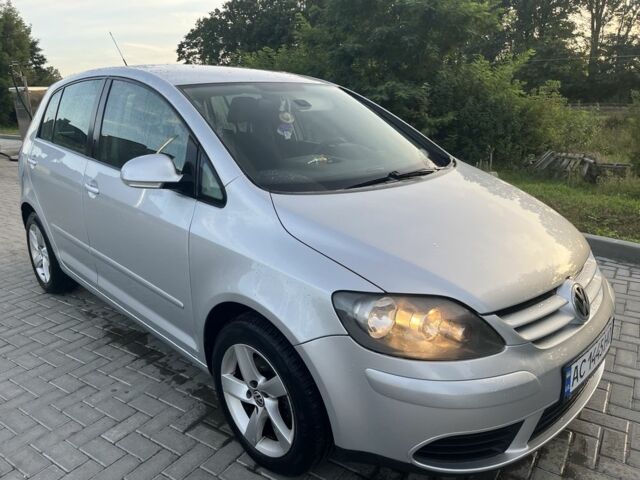 Фольксваген Гольф Плюс 2006 в Луцке на Automoto.ua Серый Фольксваген Гольф Плюс, объемом двигателя 1.9 л и пробегом 210 тыс. км за 6850 $, фото 3 на Automoto.ua