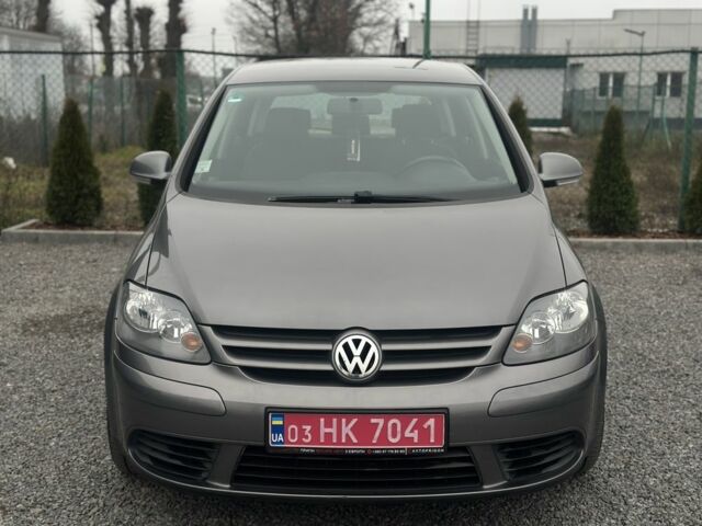 Сірий Фольксваген Golf Plus, об'ємом двигуна 1.6 л та пробігом 202 тис. км за 6500 $, фото 1 на Automoto.ua