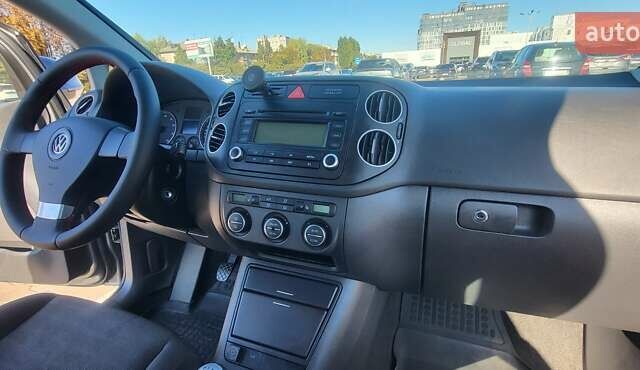Сірий Фольксваген Golf Plus, об'ємом двигуна 1.6 л та пробігом 181 тис. км за 6200 $, фото 12 на Automoto.ua