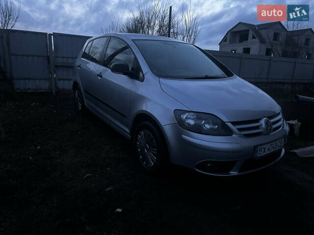 Сірий Фольксваген Golf Plus, об'ємом двигуна 1.6 л та пробігом 279 тис. км за 7100 $, фото 1 на Automoto.ua