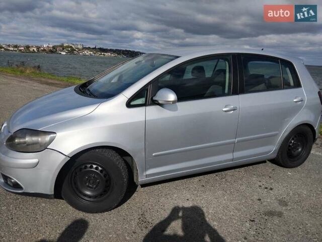 Серый Фольксваген Гольф Плюс, объемом двигателя 1.39 л и пробегом 270 тыс. км за 5500 $, фото 7 на Automoto.ua