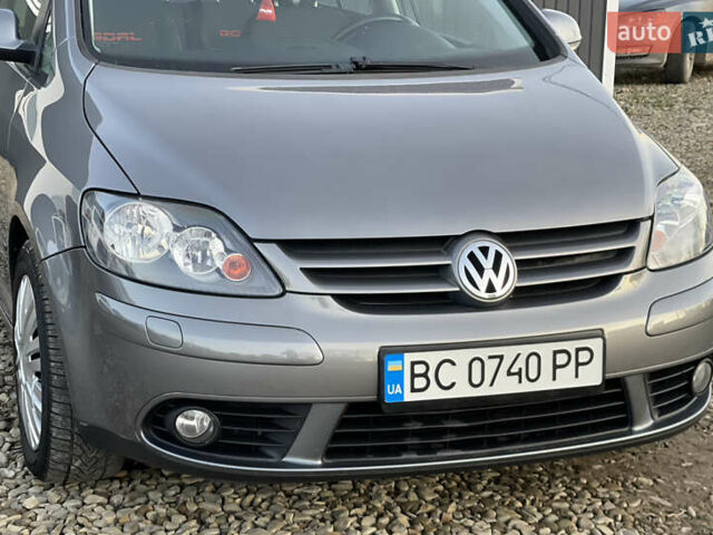 Серый Фольксваген Гольф Плюс, объемом двигателя 1.6 л и пробегом 261 тыс. км за 6550 $, фото 7 на Automoto.ua