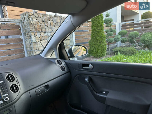Сірий Фольксваген Golf Plus, об'ємом двигуна 1.6 л та пробігом 260 тис. км за 6799 $, фото 43 на Automoto.ua