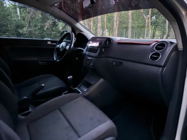 Серый Фольксваген Гольф Плюс, объемом двигателя 1.6 л и пробегом 202 тыс. км за 4499 $, фото 12 на Automoto.ua