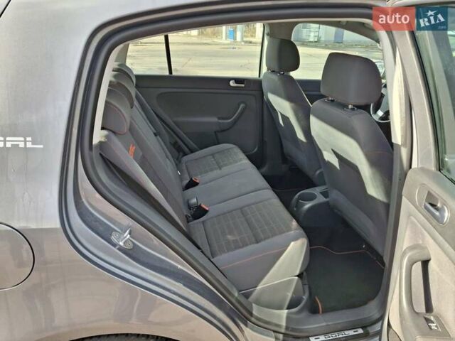 Серый Фольксваген Гольф Плюс, объемом двигателя 1.4 л и пробегом 227 тыс. км за 5500 $, фото 15 на Automoto.ua