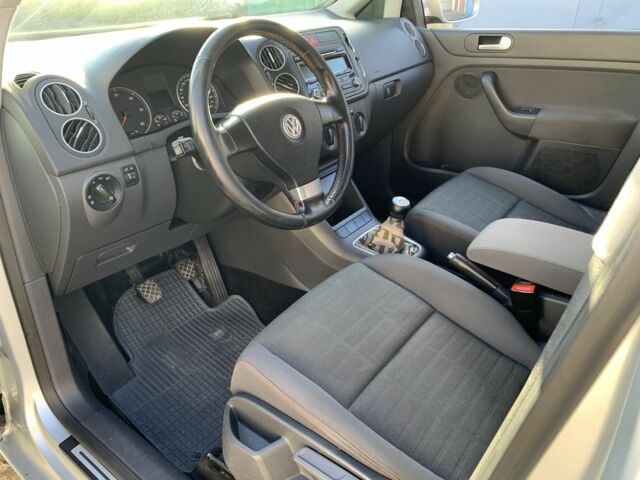 Серый Фольксваген Гольф Плюс, объемом двигателя 2 л и пробегом 292 тыс. км за 7350 $, фото 10 на Automoto.ua