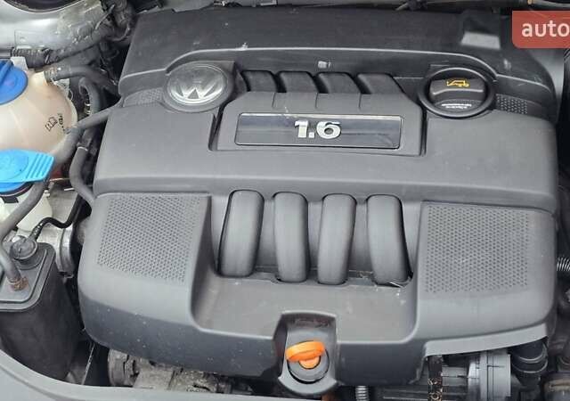 Серый Фольксваген Гольф Плюс, объемом двигателя 1.6 л и пробегом 230 тыс. км за 7999 $, фото 2 на Automoto.ua