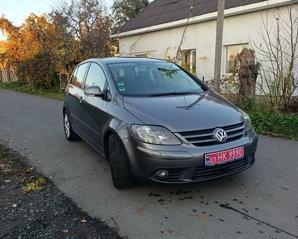 Серый Фольксваген Гольф Плюс, объемом двигателя 1.6 л и пробегом 217 тыс. км за 7400 $, фото 20 на Automoto.ua