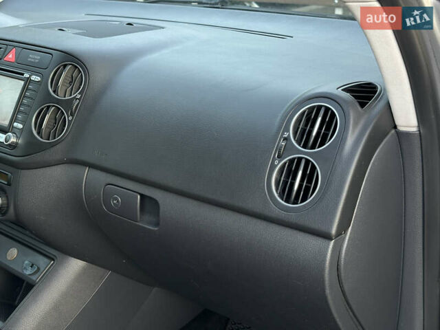 Сірий Фольксваген Golf Plus, об'ємом двигуна 1.6 л та пробігом 260 тис. км за 6799 $, фото 60 на Automoto.ua