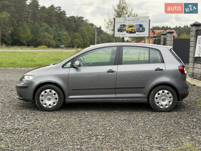Фольксваген Гольф Плюс 2006 в Луцке на Automoto.ua Серый Фольксваген Гольф Плюс, объемом двигателя 1.6 л и пробегом 216 тыс. км за 4800 $, фото 3 на Automoto.ua