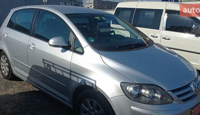 Серый Фольксваген Гольф Плюс, объемом двигателя 1.98 л и пробегом 227 тыс. км за 6000 $, фото 3 на Automoto.ua