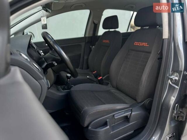 Серый Фольксваген Гольф Плюс, объемом двигателя 1.39 л и пробегом 212 тыс. км за 5500 $, фото 12 на Automoto.ua