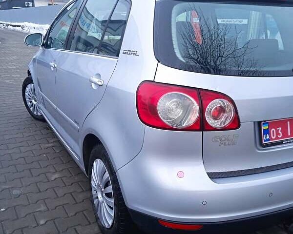Серый Фольксваген Гольф Плюс, объемом двигателя 1.6 л и пробегом 204 тыс. км за 5550 $, фото 12 на Automoto.ua