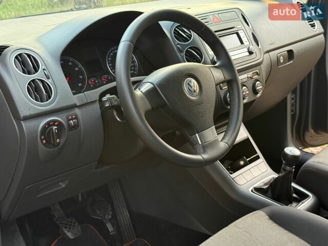 Сірий Фольксваген Golf Plus, об'ємом двигуна 1.6 л та пробігом 181 тис. км за 5999 $, фото 16 на Automoto.ua