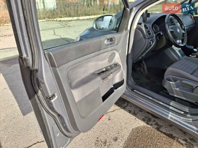 Серый Фольксваген Гольф Плюс, объемом двигателя 1.4 л и пробегом 227 тыс. км за 5500 $, фото 12 на Automoto.ua