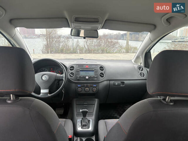 Сірий Фольксваген Golf Plus, об'ємом двигуна 1.6 л та пробігом 270 тис. км за 5850 $, фото 10 на Automoto.ua