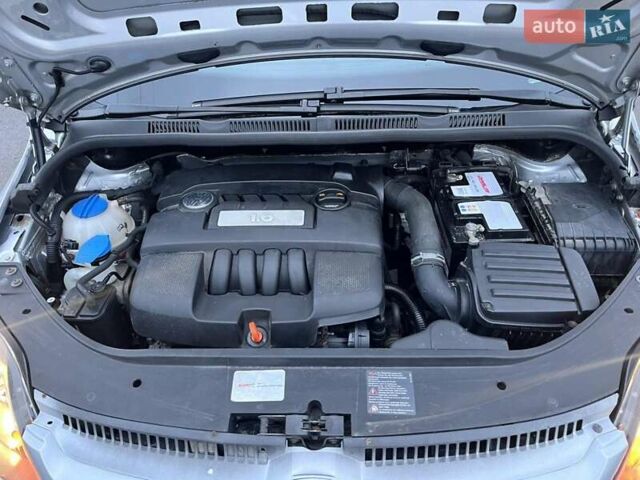 Серый Фольксваген Гольф Плюс, объемом двигателя 1.6 л и пробегом 194 тыс. км за 5400 $, фото 17 на Automoto.ua