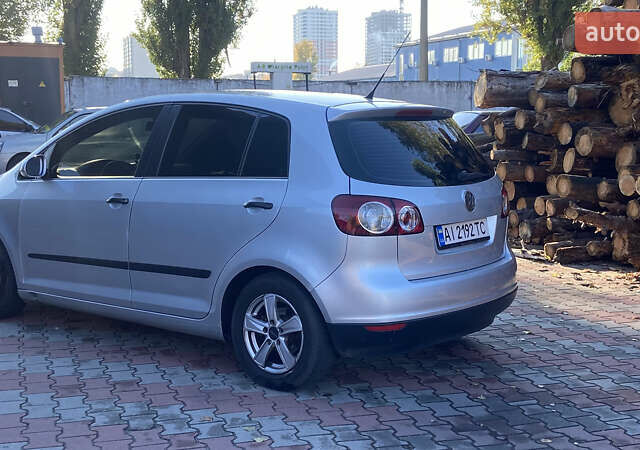 Серый Фольксваген Гольф Плюс, объемом двигателя 1.6 л и пробегом 212 тыс. км за 5399 $, фото 5 на Automoto.ua