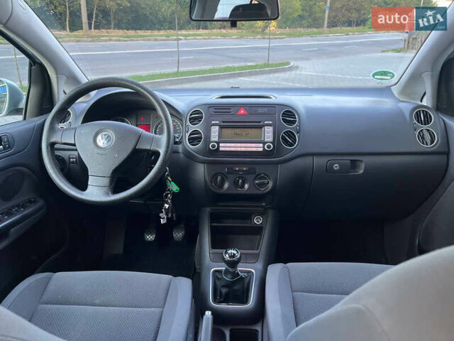 Сірий Фольксваген Golf Plus, об'ємом двигуна 1.6 л та пробігом 220 тис. км за 5500 $, фото 33 на Automoto.ua
