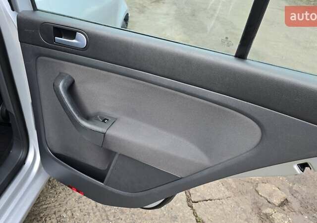 Серый Фольксваген Гольф Плюс, объемом двигателя 1.6 л и пробегом 230 тыс. км за 7999 $, фото 58 на Automoto.ua