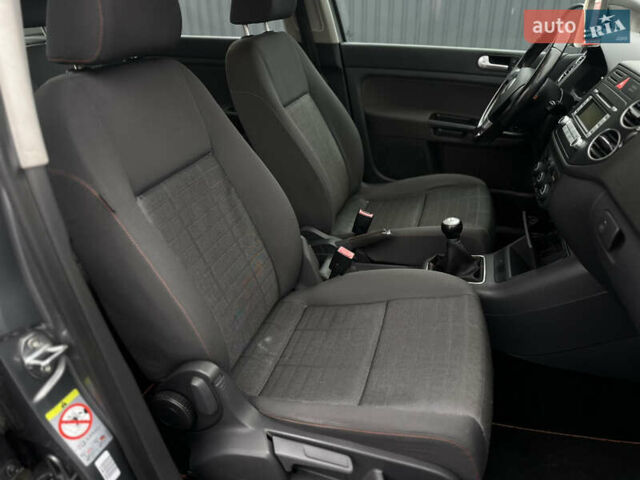 Сірий Фольксваген Golf Plus, об'ємом двигуна 1.6 л та пробігом 202 тис. км за 6500 $, фото 36 на Automoto.ua