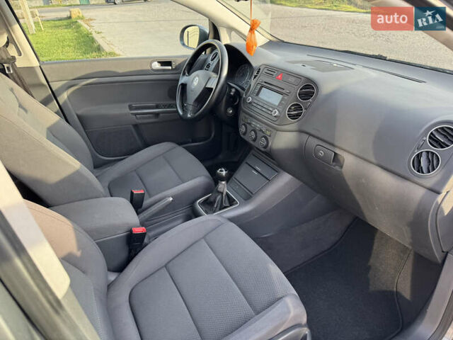 Серый Фольксваген Гольф Плюс, объемом двигателя 1.4 л и пробегом 174 тыс. км за 5650 $, фото 11 на Automoto.ua